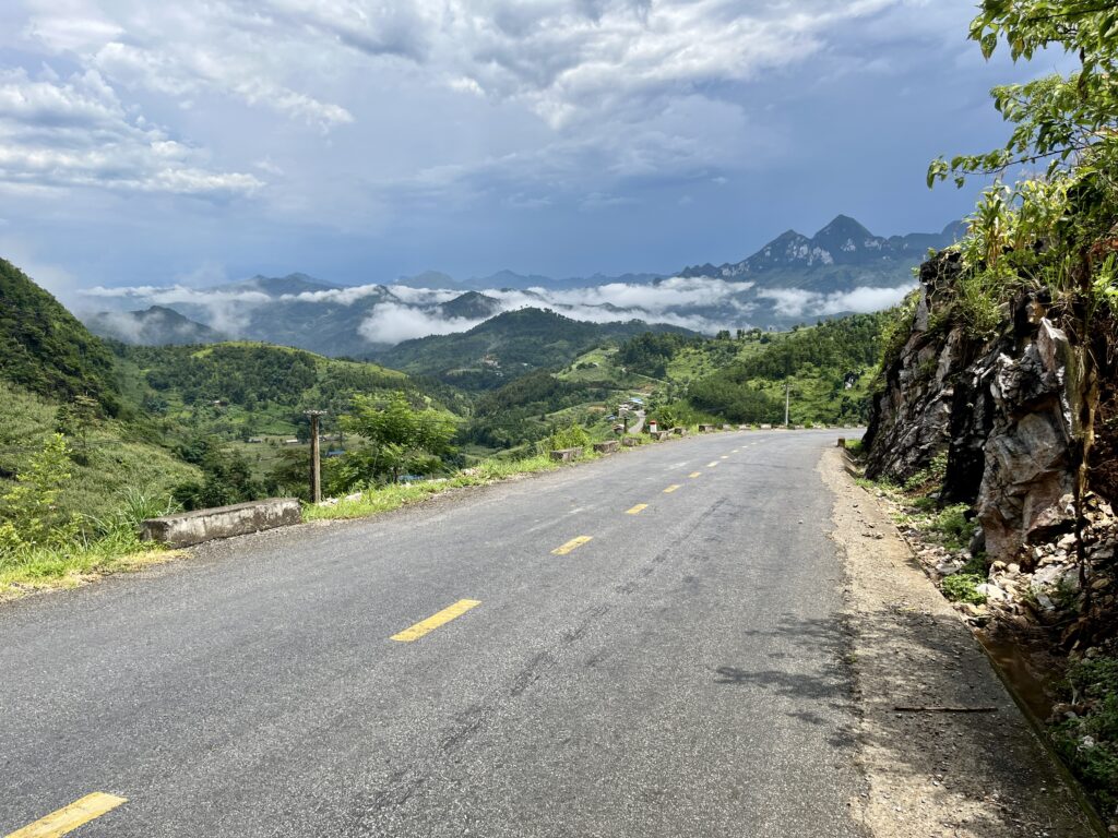 peaceful road back to ha giang city