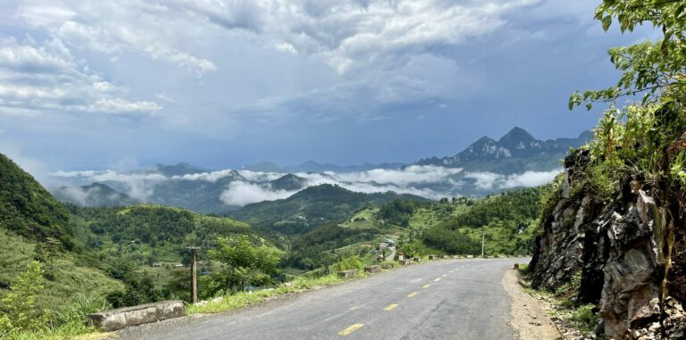 peaceful road back to ha giang city