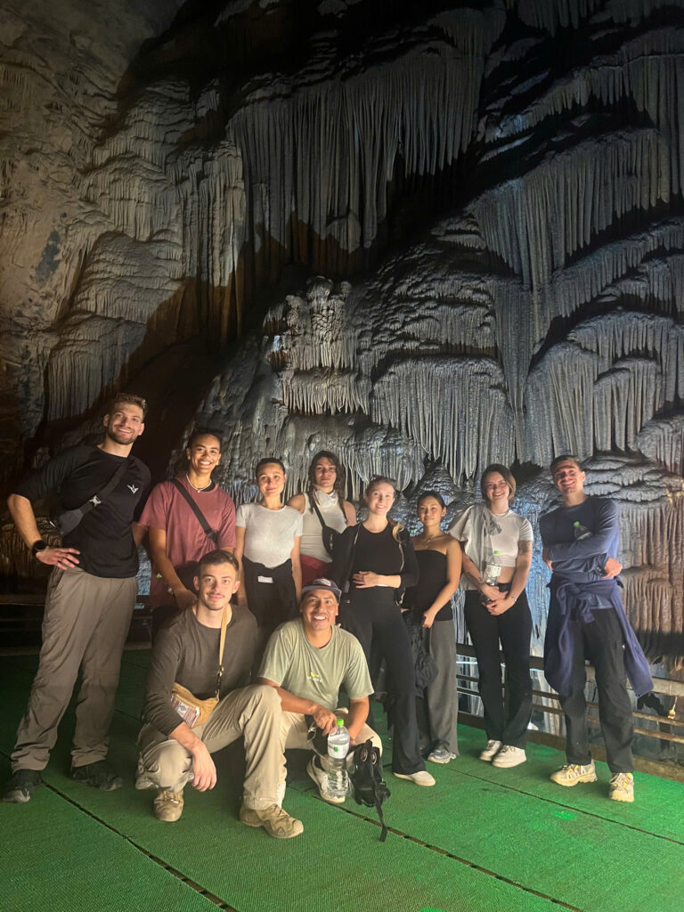lung khuy cave