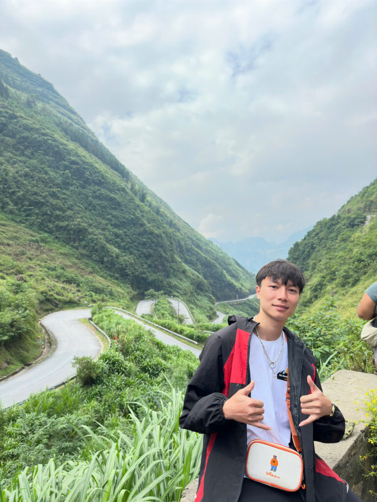 Guy in front of Tham Ma Pass