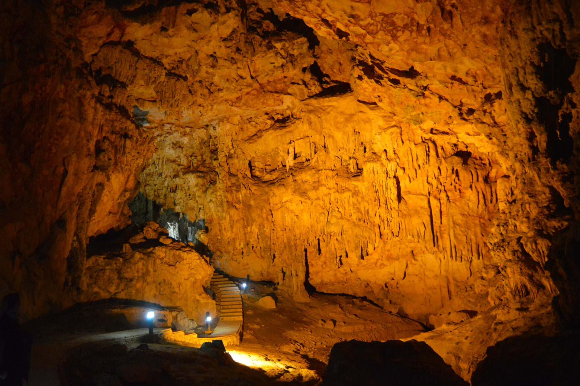 Empty Nguom Ngao Cave with some lights