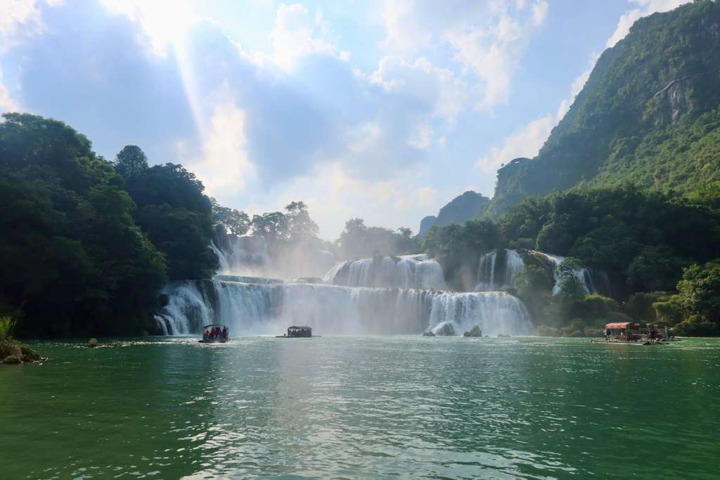 Ban Gioc Waterfall on the 4-day Ha Giang Cao Bang combo tour