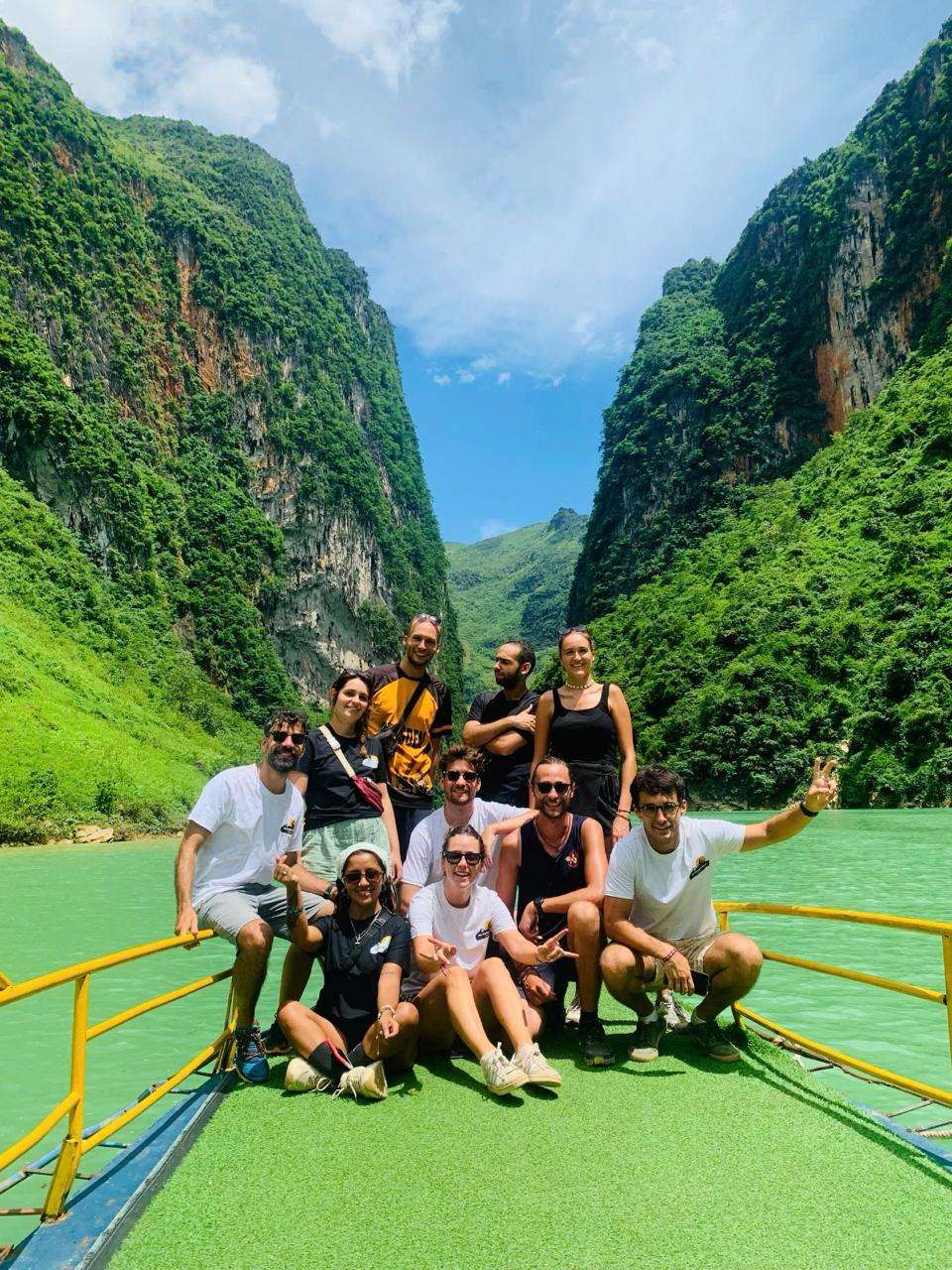 Boat ride on the Nho Que River through Tu San Canyon on the 5-day combo tour